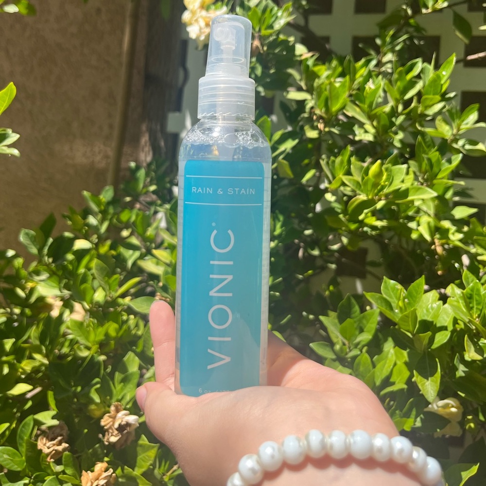 stray shoe cleaner 💙